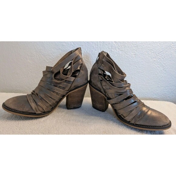 Free People Booties Sz 37 US 7 Silver Hybrid Leather Strappy Ankle Boots Heeled - Picture 5 of 11